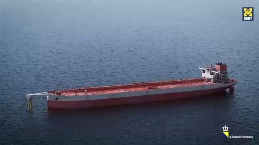 Video rezavějícího tankeru s ropou u Jemenu: Rozjela se záchranná operace